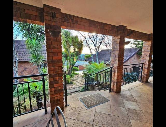 4 BEDROOM HOUSE FOR SALE IN NOORDHEUWEL